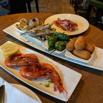Ciutat Comtal - Tapas Bars Near Me - Barcelona, B