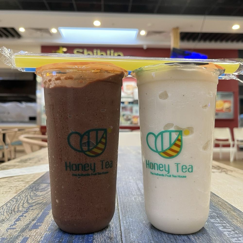 Chocolate banana smoothie and banana smoothie
