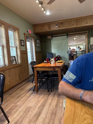 Charlotte's Cafe by null