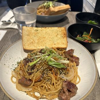 Cafe N One - Beef Sukiyaki saikoro with garlic bread and side salad - Desserts Near Me - Markham, Ontario