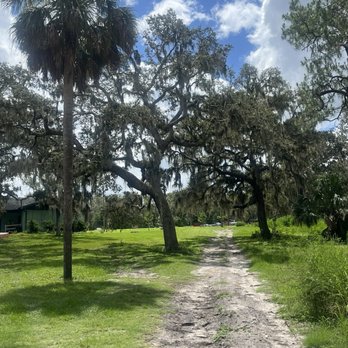 Lithia Springs Park - Walking along the trail - Parks Near Me - Lithia, Florida
