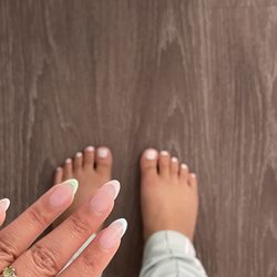 Chic Nails