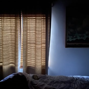 Inn On the Alameda - Light filtering in at 5:56am :( How do they not have blackout curtains? - Hotels Near Me - Santa Fe, New Mexico
