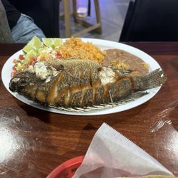 La Perla Del Mar - Mojarra frita