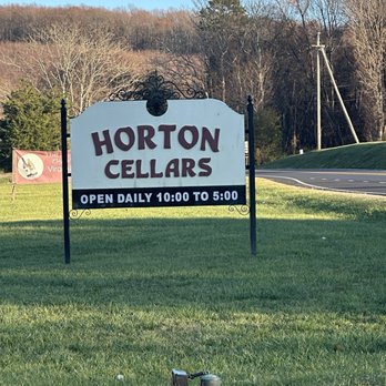 Horton Vineyards - Wine Tasting Room Near Me - Gordonsville, Virginia Horton Vineyards - Wine Tasting Room Near Me - Gordonsville, Virginia