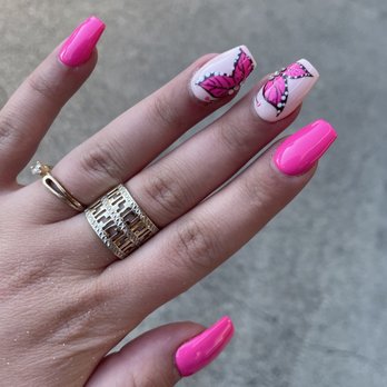 Phat Nails & Spa - very nice girls, and what I like about this room, he tells you straight away what he is able to do, so no bad surprises! :) - Nail Salons Near Me - Coquitlam, British Columbia