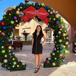 Lots of fun and retty spots to take festive pictures! Here is my vlog from my 2021 visit! :) https://youtu.be/ze1OFJ0iirM