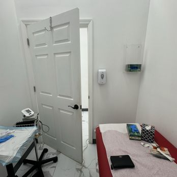 Silver Star Urgent Care - 1/19/24 - Patient Room - Urgent Care Near Me - Briarwood, New York Silver Star Urgent Care - 1/19/24 - Patient Room - Urgent Care Near Me - Briarwood, New York