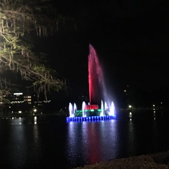 Lake Eola Park - Fountain - Parks Near Me - Orlando, Florida