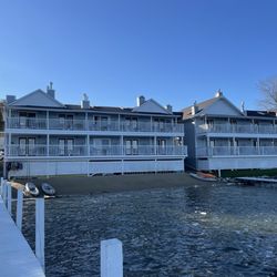 The French Country Inn - Lake view Rooms
