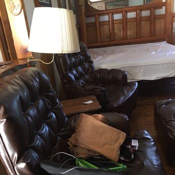 Cabins4less - Living area/ bedroom - Rafting/Kayaking Near Me - Big Bear Lake, California