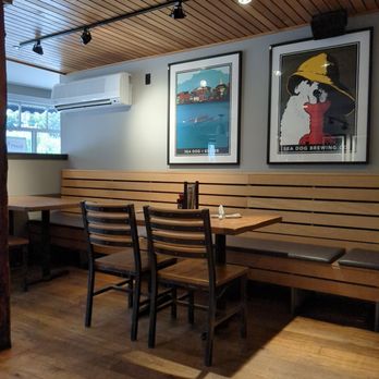 Sea Dog Brewing - Dining area - New American Near Me - Exeter, New Hampshire