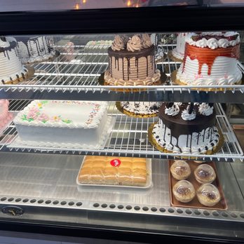 Vicky Bakery- Plantation - Large, beautifully decorated cakes - Bakeries Near Me - Plantation, Florida Vicky Bakery- Plantation - Large, beautifully decorated cakes - Bakeries Near Me - Plantation, Florida