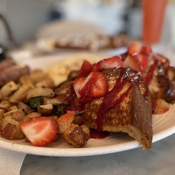 Crust Kitchen - Breakfast combo with Eggs and French Toast Combo Plate - Pizza Near Me - San Diego, California Crust Kitchen - Breakfast combo with Eggs and French Toast Combo Plate - Pizza Near Me - San Diego, California