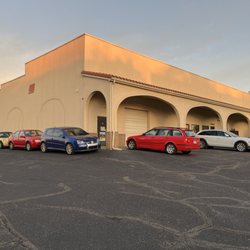 Salta Automotive - Land Rover, Mercedes, Porsche or Range Rover driver are welcome at Salta with excellent customer service in Denver Colorado