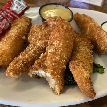 Red Lion - Chicken Tenders for $15 undercooked. - Bars Near Me - Vail, Colorado