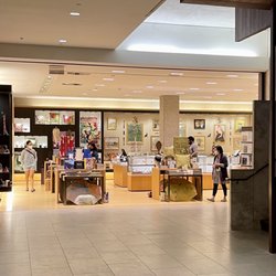 The Barnes Foundation - Gift shop (lower level)