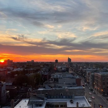 Hyatt Place Chicago / Wicker Park - Sunset view from room 821 - Hotels Near Me - Chicago, Illinois