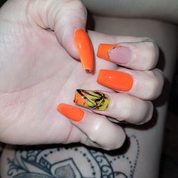 Diamond Nails And Spa - Palm trees were hand painted by Annie!