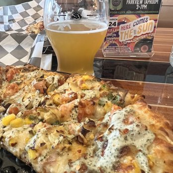 Stormcloud Brewing - Veggie flatbread & cool cat IPA. - Brewpubs Near Me - Frankfort, Michigan
