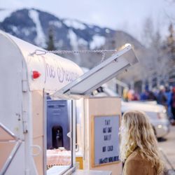 Aspen Dreamery - Guests grabbing a treat