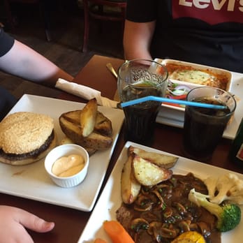Cafe Amalie - Cafes Near Me - Lyngby, 84 Cafe Amalie - Cafes Near Me - Lyngby, 84