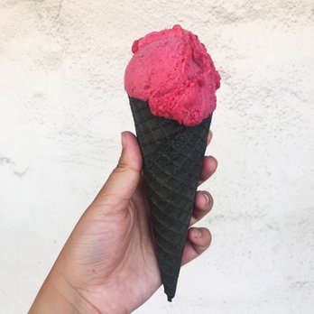 Le Cafe De La Plage - Rose raspberry lychee ice cream - Coffee & Tea Near Me - Malibu, California