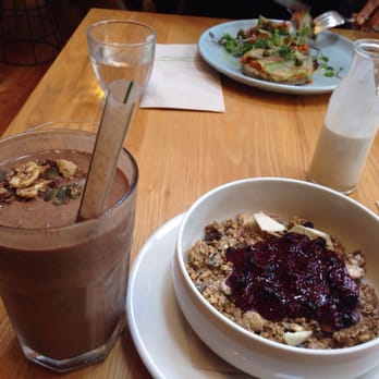Little Bird Kitchen - Sprouted Fig and Ginger Grawnola with nut milk Cacao Superfoods smoothie. It was delishious and the smoothie was rich and decadent ! - Cafes Near Me - Auckland, AUK