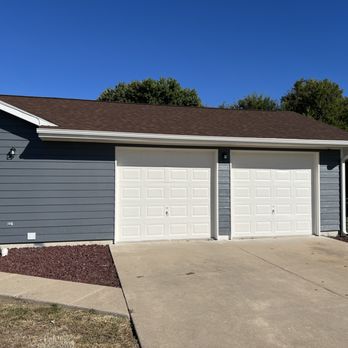 J & D Handyman Services - Painted house exterior and garage doors, originally yellow. - Handyman Near Me J & D Handyman Services - Painted house exterior and garage doors, originally yellow. - Handyman Near Me