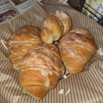 Cheddar's Scratch Kitchen - Dinner Rolls - American Near Me - Jacksonville, Florida