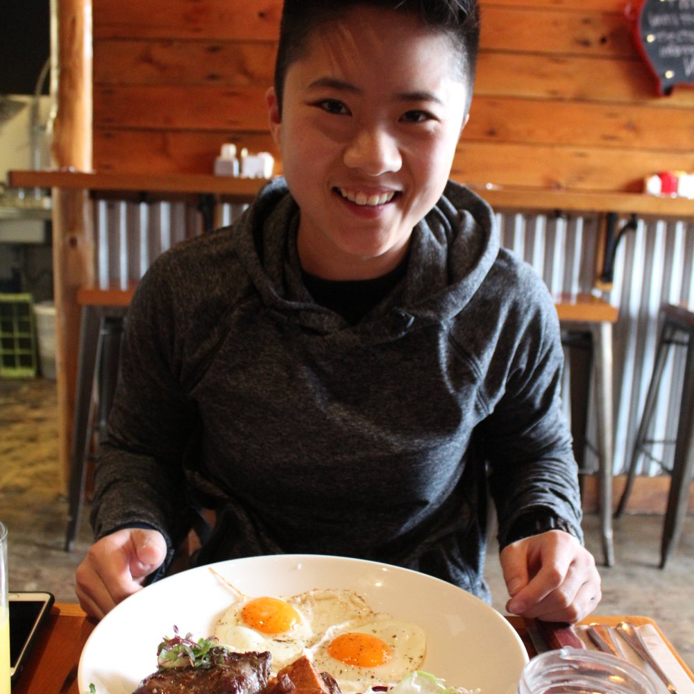 Blvd Bistro - Breakfast & Brunch Near Me - North Vancouver, British Columbia