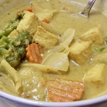 Tara Thai 2go - Yellow Curry with tofu and broccoli - Thai Near Me - Mesa, Arizona Tara Thai 2go - Yellow Curry with tofu and broccoli - Thai Near Me - Mesa, Arizona