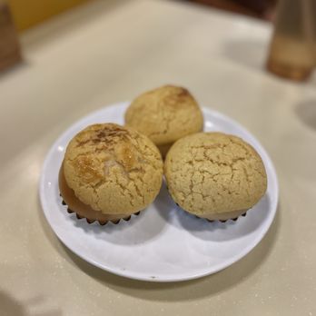 MingHin Cuisine - Pineapple bun - Seafood Near Me - Chicago, Illinois MingHin Cuisine - Pineapple bun - Seafood Near Me - Chicago, Illinois
