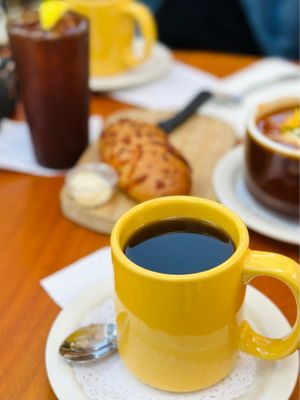 The Yellow Deli Vista, LLC by null