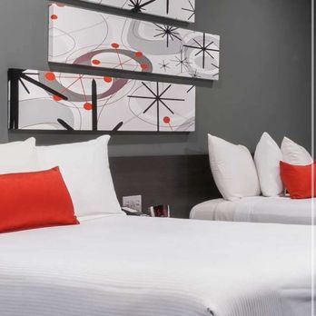 The Astro Pasadena Hotel - Two queen bed - Hotels Near Me - Pasadena, California