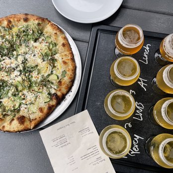 Maine Beer - Verano pizza & beer flight - Breweries Near Me - Freeport, Maine Maine Beer - Verano pizza & beer flight - Breweries Near Me - Freeport, Maine