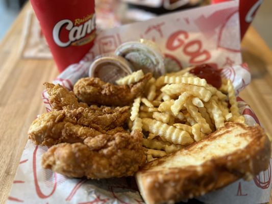 RAISING CANE’S CHICKEN FINGERS - Updated August 2024 - 33 Photos & 43 ...