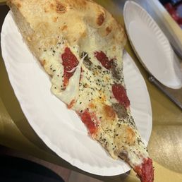 Uncle Buck Pizza