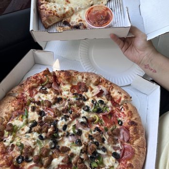 Pizza Zone - Supreme Pizza and Cheesy Breadsticks - Pizza Near Me - Spring, Texas