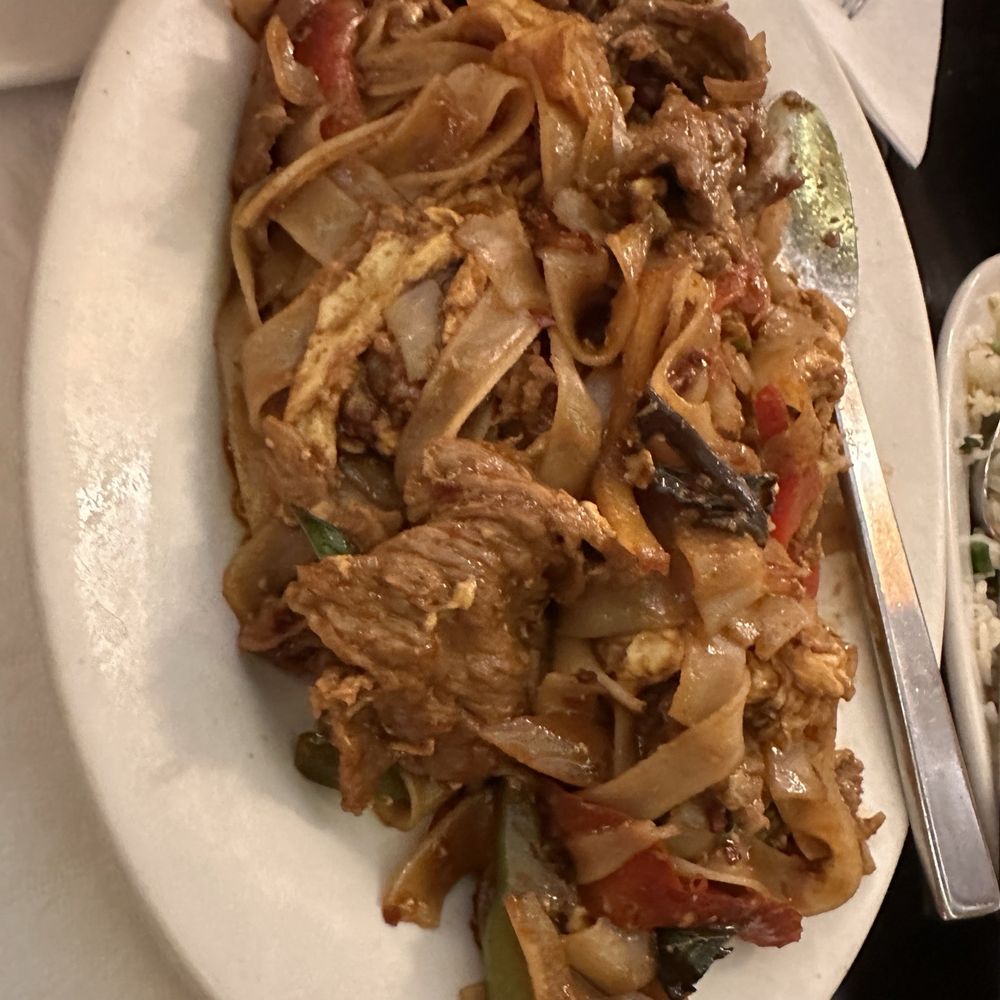 Blazing Noodles - Beef Pad See Ew - Thai Near Me - Temecula, California Blazing Noodles - Beef Pad See Ew - Thai Near Me - Temecula, California