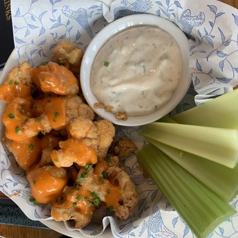 Earls Kitchen + Bar - New American Near Me - Miami, Florida Earls Kitchen + Bar - New American Near Me - Miami, Florida