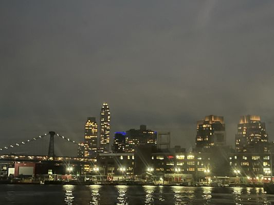 Pier 11 / Wall St. by null