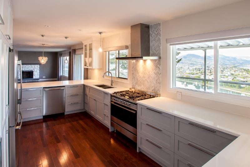 QUATTRO STONE & TILE Updated August 2024 705 Laval Crescent