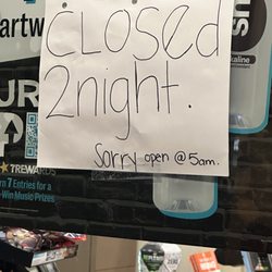 7-Eleven - Once again i try this 7-11 and it was closed i dont know ehy it says on the web 24 hours