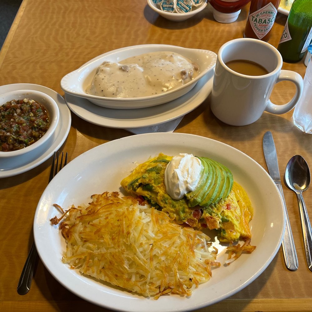 HawtPlate - VEGGIE OMELET FROM HONORED SENIORS MENU WITH HALF SIDE BISCUITS & GRAVY - Sandwiches Near Me - Troy, Idaho