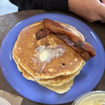 Emma's Cafe - Pancakes - Breakfast & Brunch Near Me - Sterling, Massachusetts