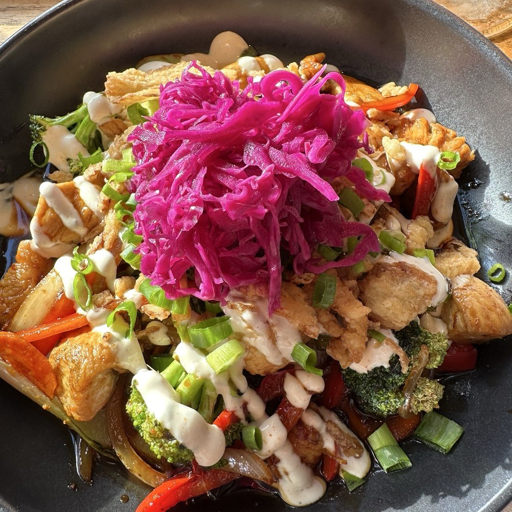 Scotty Browns - Dragon Bowl with Chicken - Burgers Near Me - Koloa, Hawaii