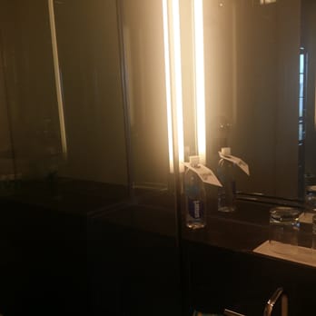 W Hoboken - Bathroom - Hotels Near Me - Hoboken, New Jersey