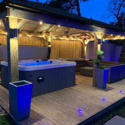 Vienna Hot Tubs - We're cost-competitive. Financing is available. Sales and service are outstanding - we work only with experts in hot tubs and spa service.
