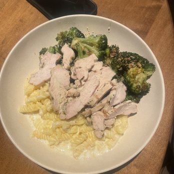 Flower Child - Chicken Gluten-Free Mac & Cheese Roasted Broccoli - Salad Near Me - Charlotte, North Carolina Flower Child - Chicken Gluten-Free Mac & Cheese Roasted Broccoli - Salad Near Me - Charlotte, North Carolina